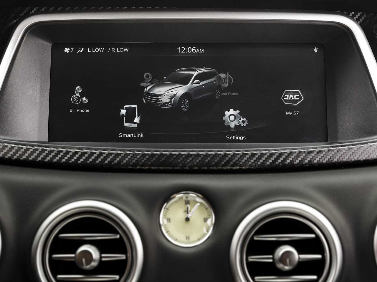 JAC�T80 2019 - console central