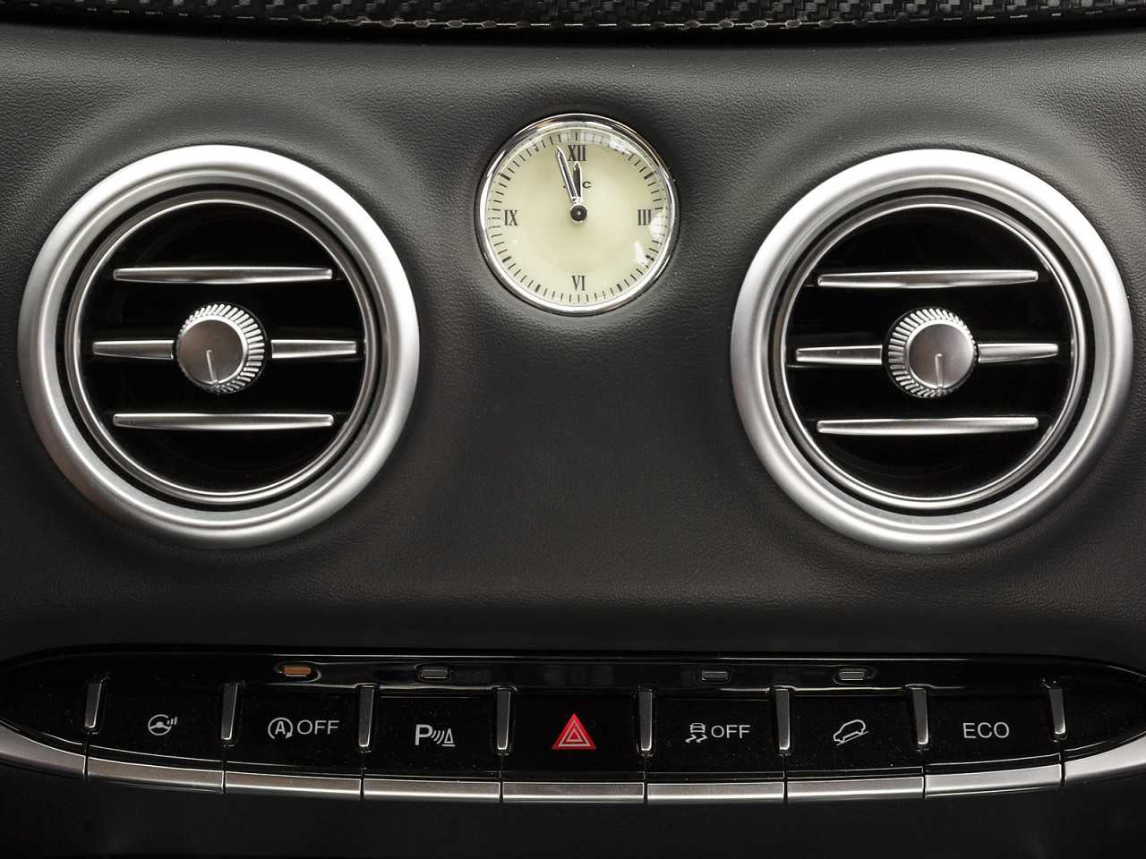 JAC�T80 - Foto 20 de 32 - 1600 x 1200 pixels2019 - console central