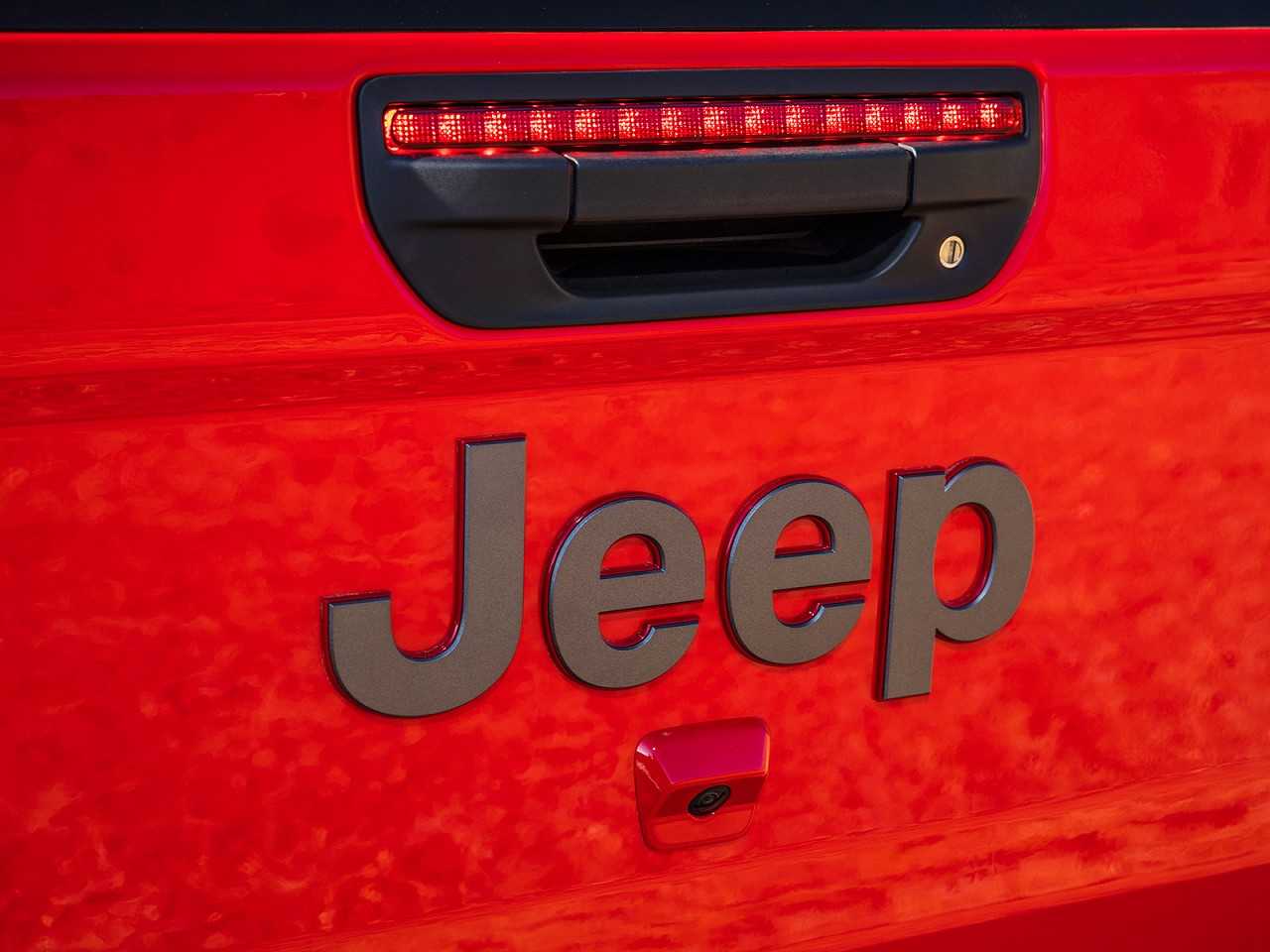 Jeep promete dois novos modelos nos EUA e mais opes eltricas e hbridas