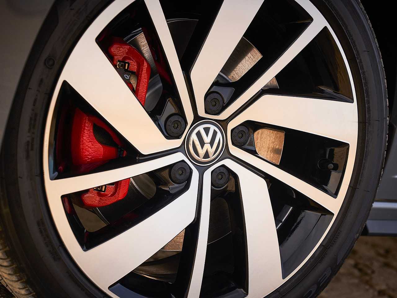 Volkswagen Jetta 2019 - rodas