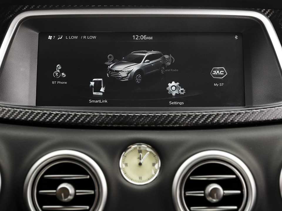 JAC�T80 2019 - console central
