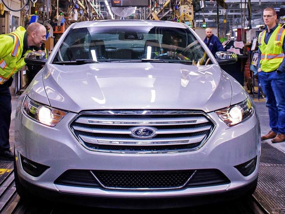 O Taurus dá adeus: sedan famoso da Ford vendia bem menos que rivais asiáticos nos EUA O Taurus dá adeus: sedan famoso da Ford vendia bem menos que rivais asiáticos nos EUA