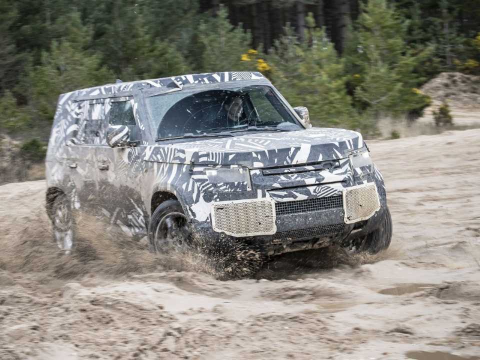 Land Rover�Defender 2020 - �ngulo traseiro