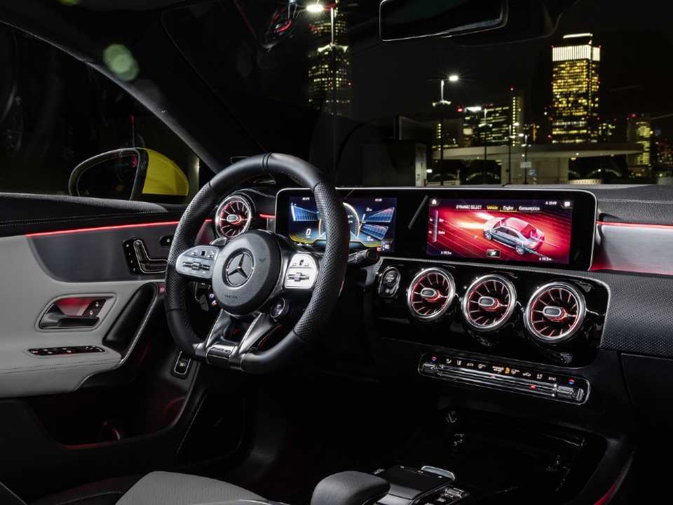 Mercedes-AMG�CLA 35 2020 - �ngulo frontal