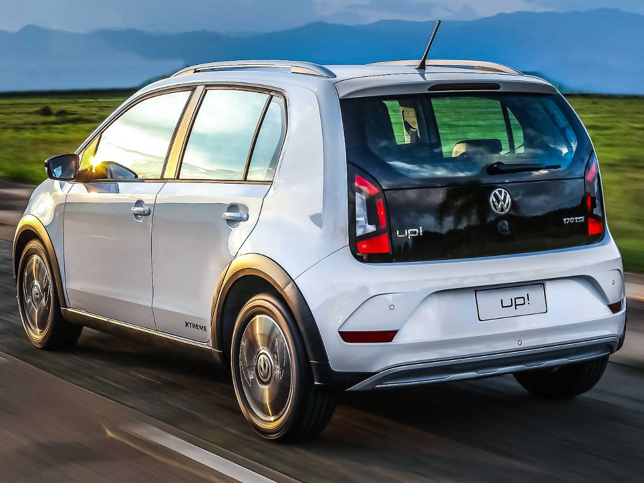 Volkswagenup! 2020 - ngulo traseiro
