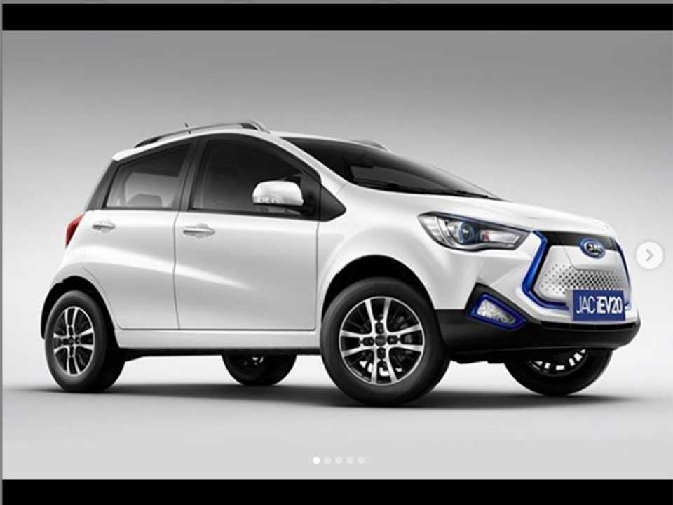 Imagem retirada do Instagram da JAC Motors revelando o iEV 20 que será vendido no Brasil Imagem retirada do Instagram da JAC Motors revelando o iEV 20 que será vendido no Brasil