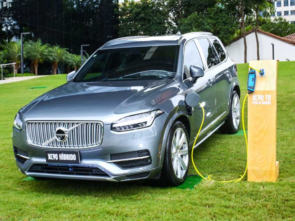 Volvo XC90 T8 híbrido, modelo é o SUV de maior porte dentro da marca sueca