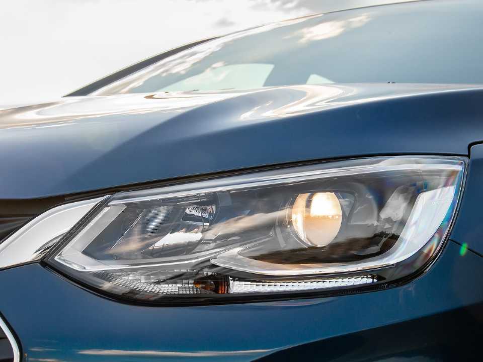 Chevrolet�Onix Plus 2020 - far�is