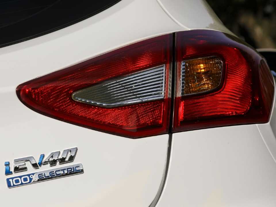 JAC�iEV 40 2020 - lanternas