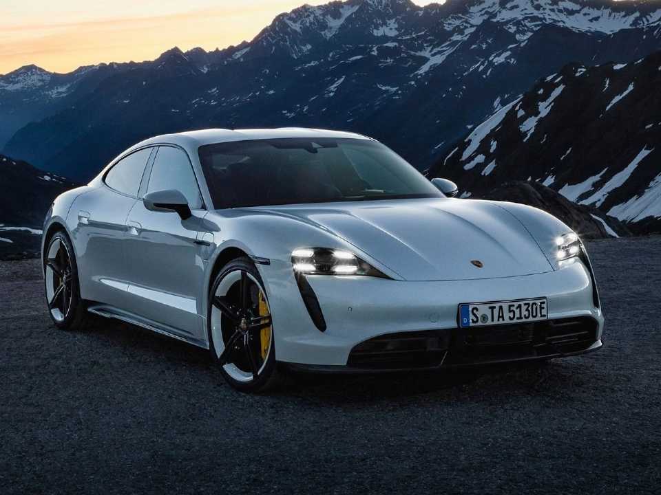 PorscheTaycan 2020 - ngulo frontal
