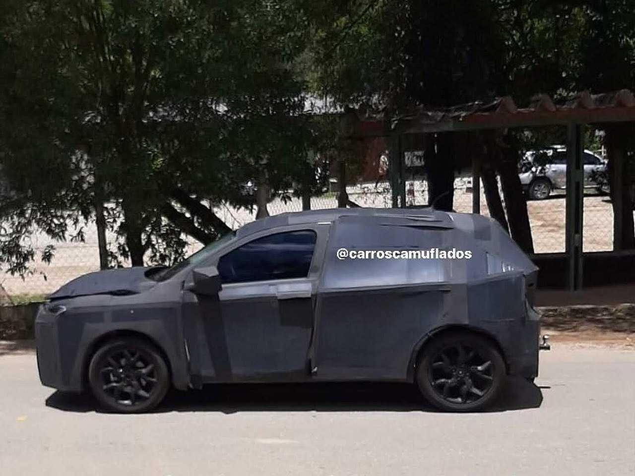 Flagra do futuro "SUV do Argo" em testes no interior de So Paulo