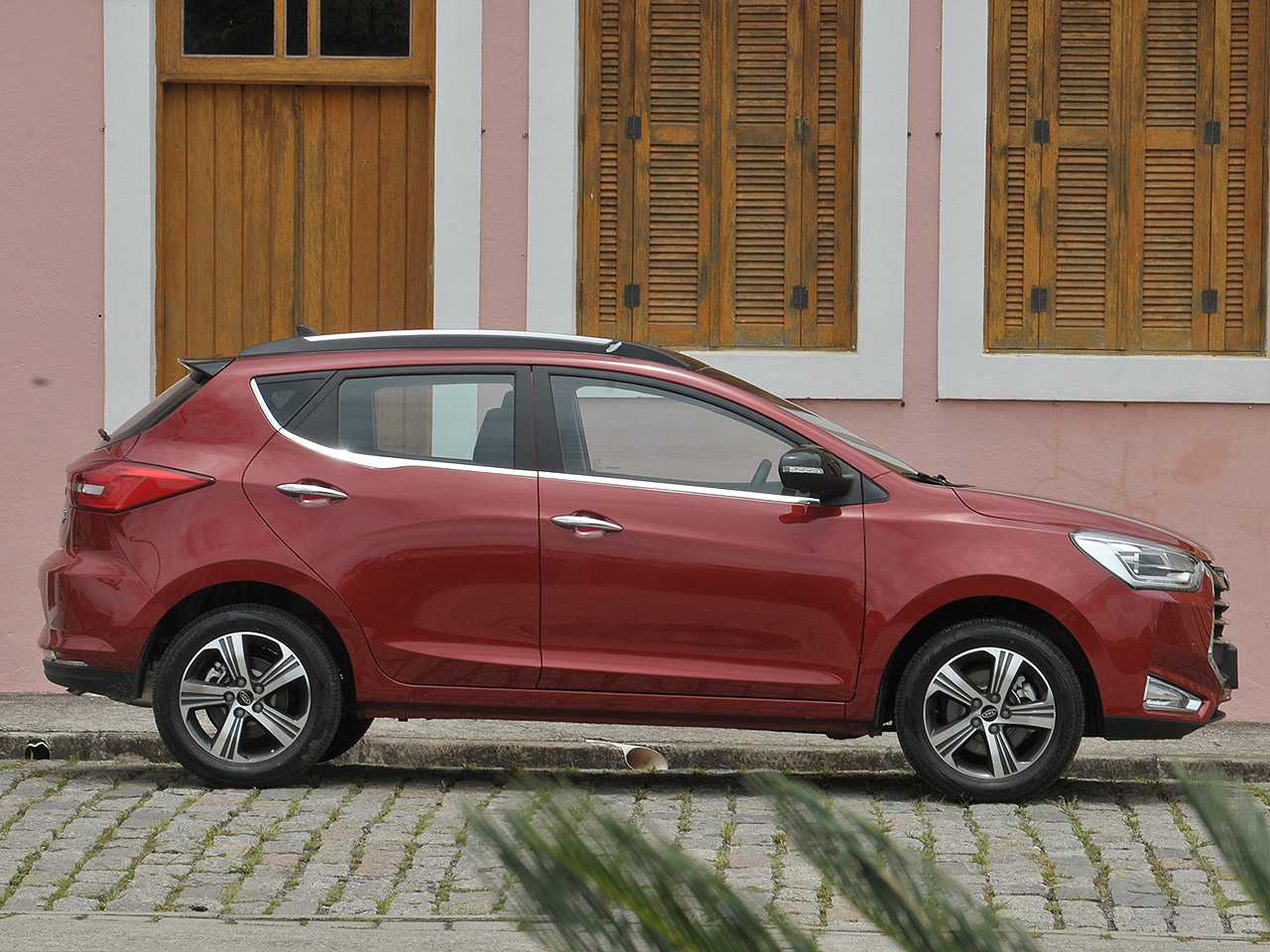 JAC�T40 - Foto 4 de 50 - 1600 x 1200 pixels2021 - lateral