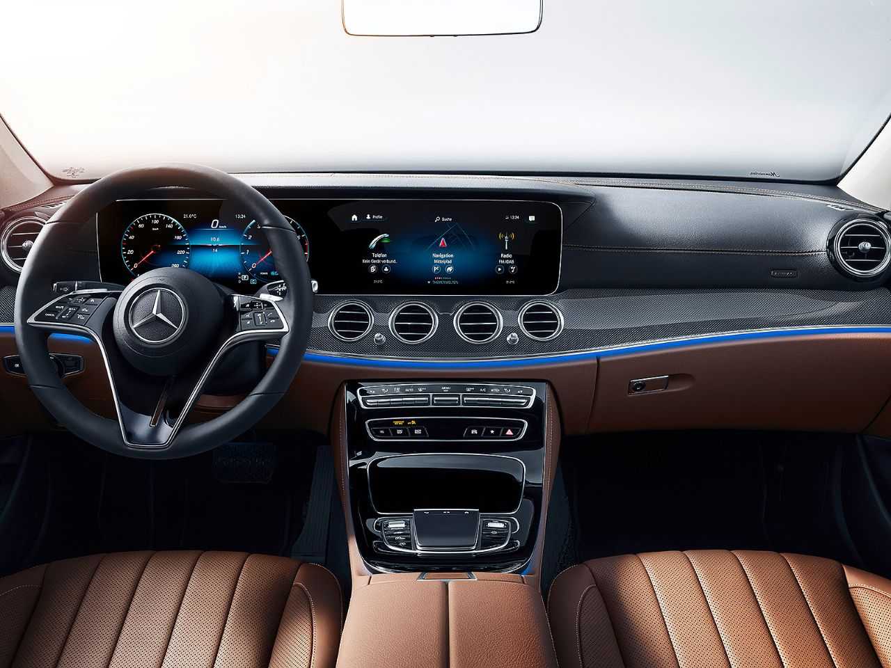 Mercedes-BenzClasse E 2021 - painel