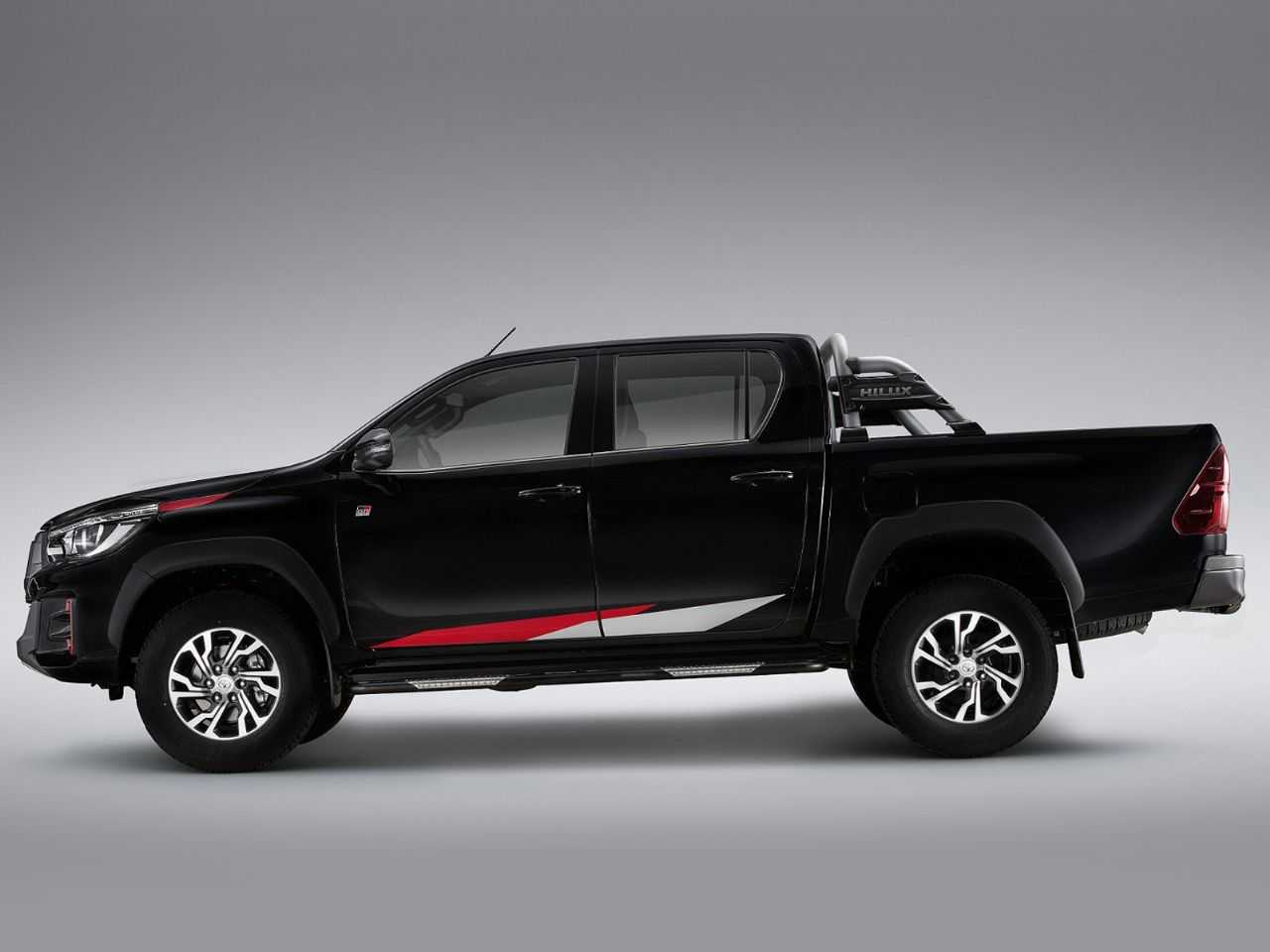 ToyotaHilux 2021 - lateral