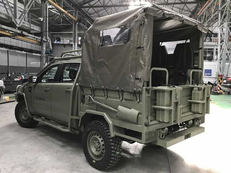 Acima a Ford Ranger adaptada para uso do exército argentino