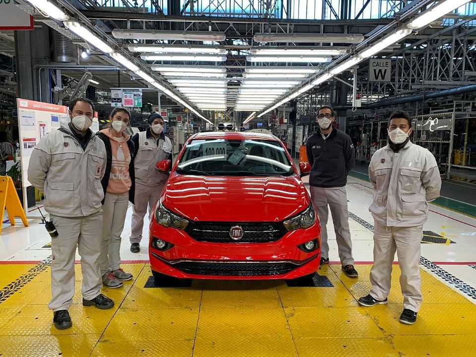 Unidade de número 100 mil do Fiat Cronos produzida no complexo industrial de Ferreyra, em Córdoba (Argentina)