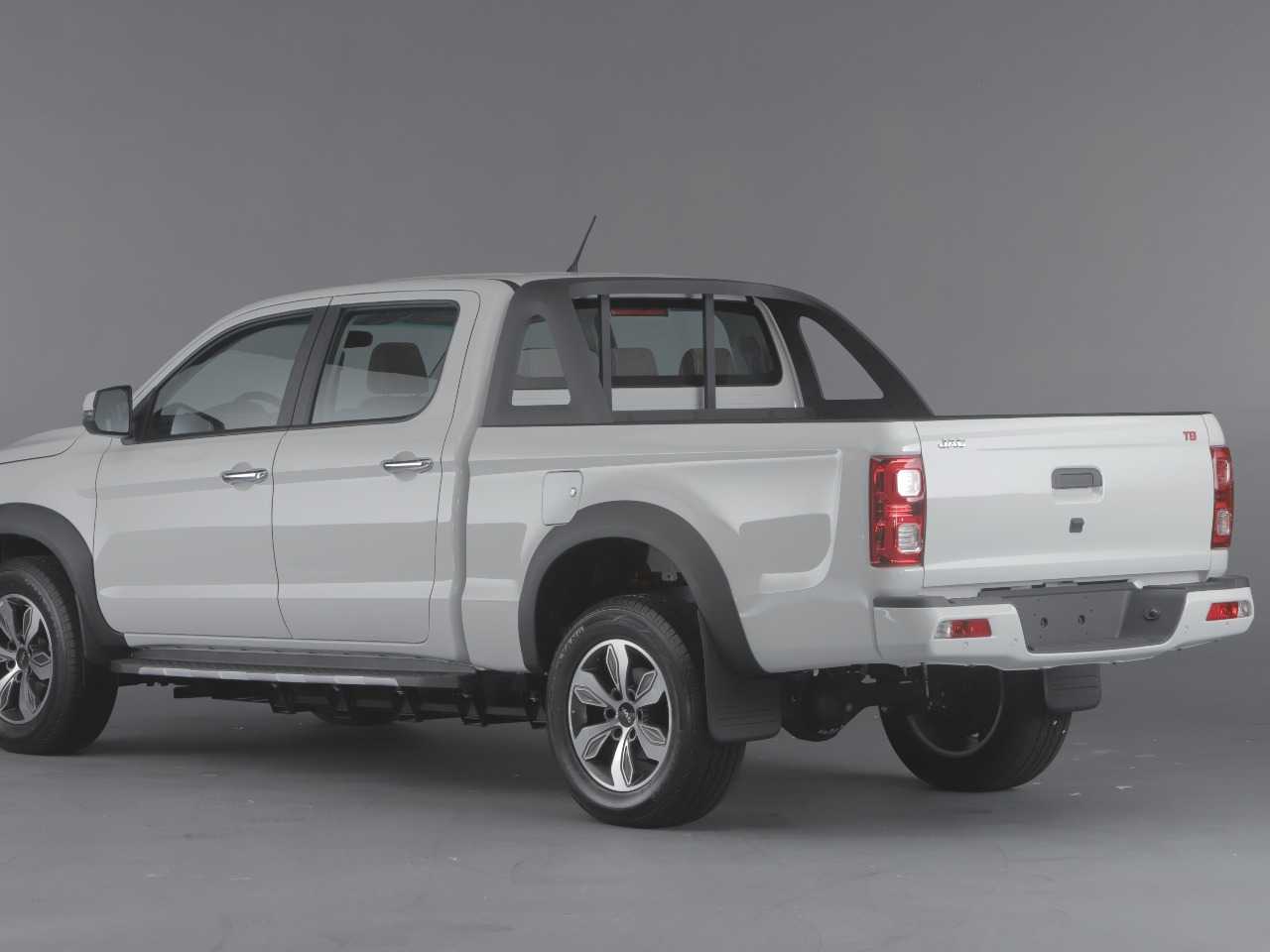 JAC�iEV 330P 2021 - �ngulo traseiro
