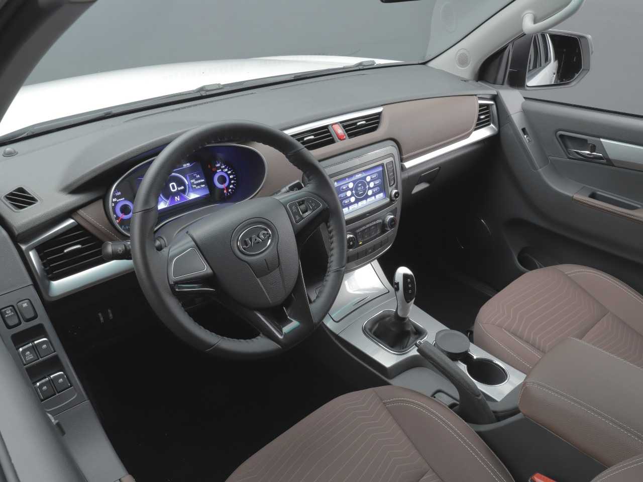 JAC�iEV 330P 2021 - painel