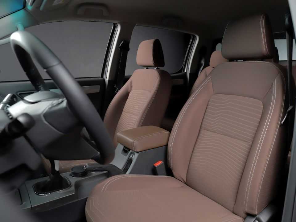 JAC�iEV 330P 2021 - bancos dianteiros