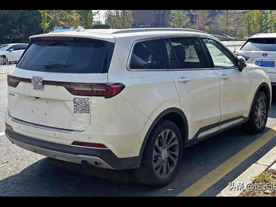Novos flagras do chinês Ford Equator