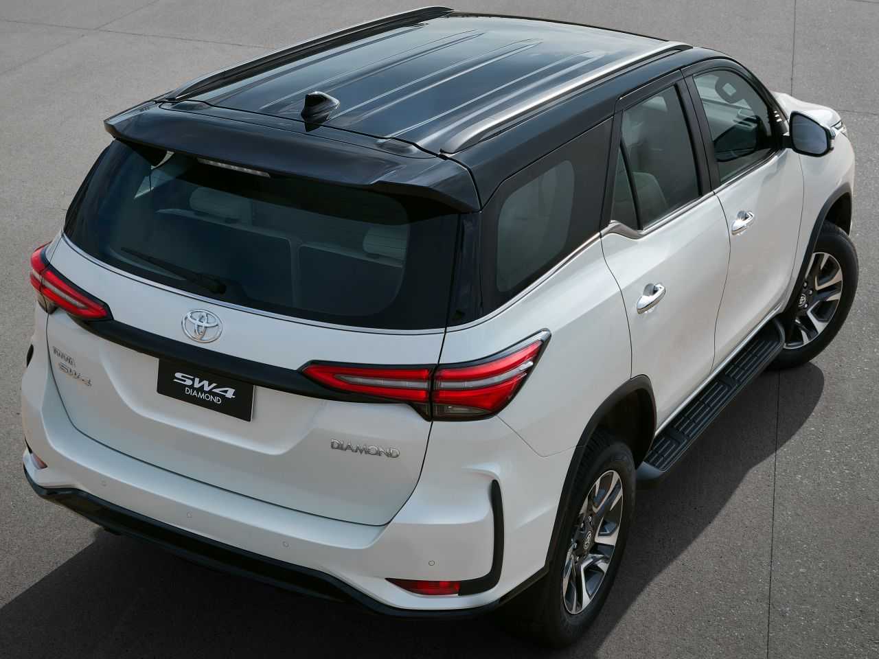 ToyotaSW4 2022 - ngulo traseiro