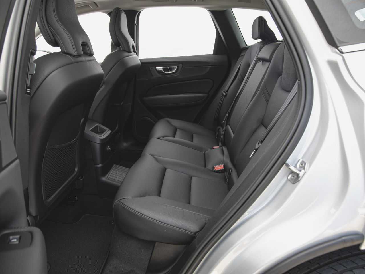 Volvo�XC60 2022 - bancos traseiros