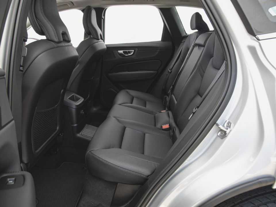 Volvo�XC60 2022 - bancos traseiros