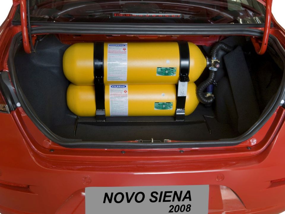 Fiat Siena Tetrafuel já vinha de série com a conversão para o GNV