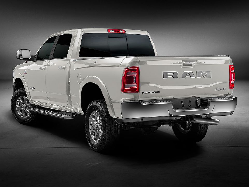 RAM�2500 2022 - �ngulo traseiro