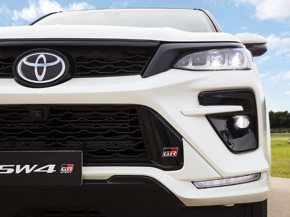 Toyota�SW4 2022 - far�is
