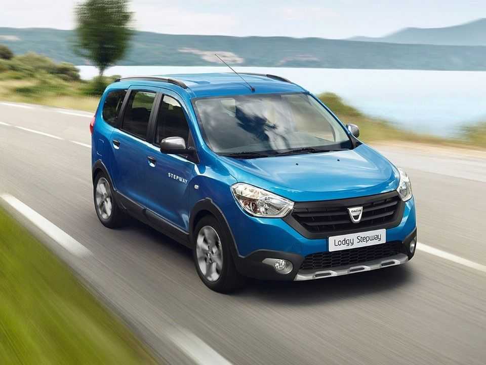 Acima a Dacia Lodgy Stepway revelada em 2015: SUV inédito será o sucessor da minivan