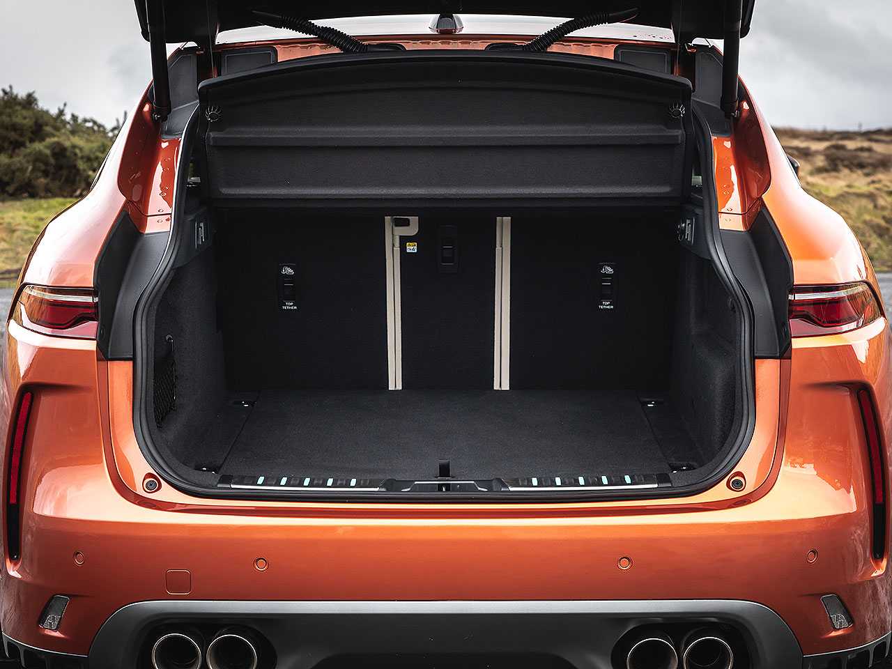 Jaguar�F-Pace - Foto 6 de 41 - 1600 x 1200 pixels2021 - porta-malas