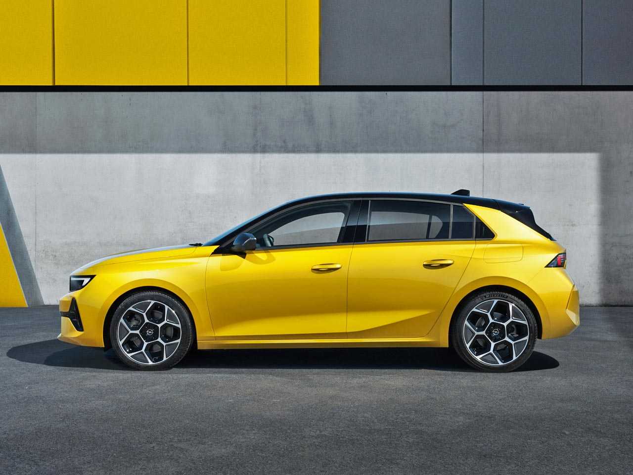 Opel�Astra 2022 - lateral