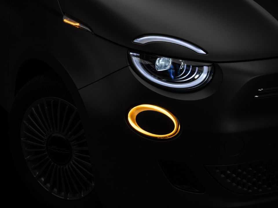 Fiat�500 2021 - far�is