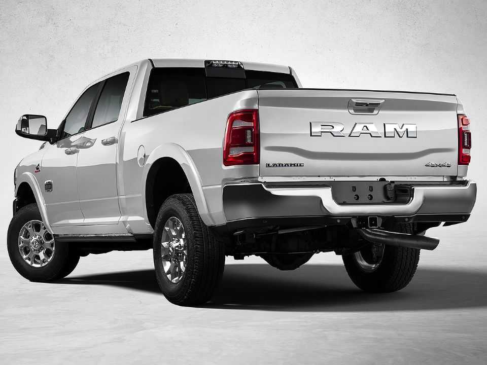 RAM�2500 2021 - �ngulo traseiro