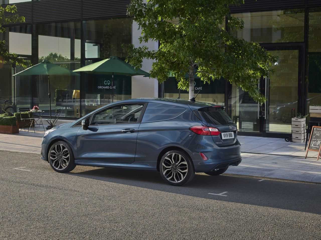 Ford�Fiesta - Foto 3 de 52 - 1600 x 1200 pixels2022 - �ngulo traseiro