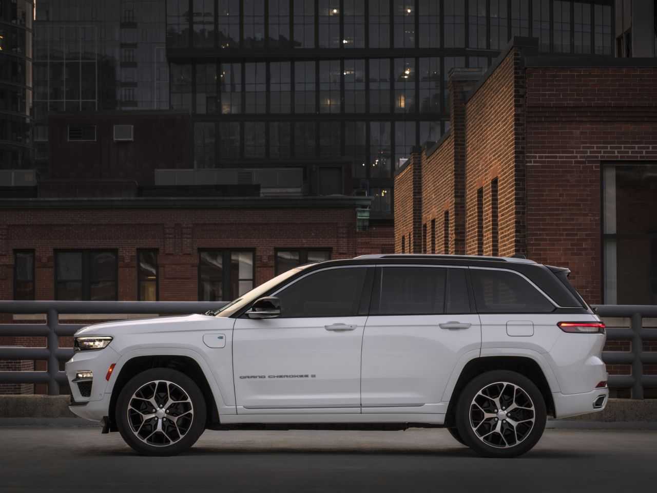 JeepGrand Cherokee 2022 - lateral