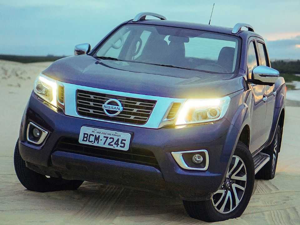NissanFrontier 2022 - ngulo frontal