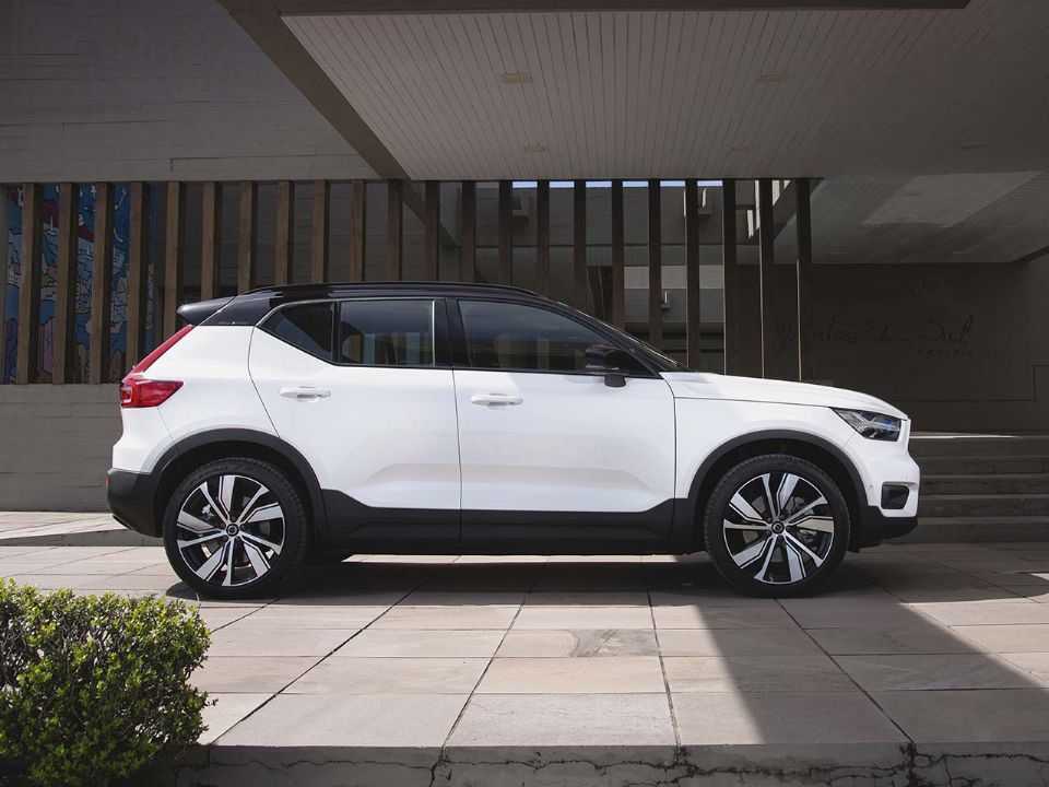 VolvoXC40 2022 - lateral