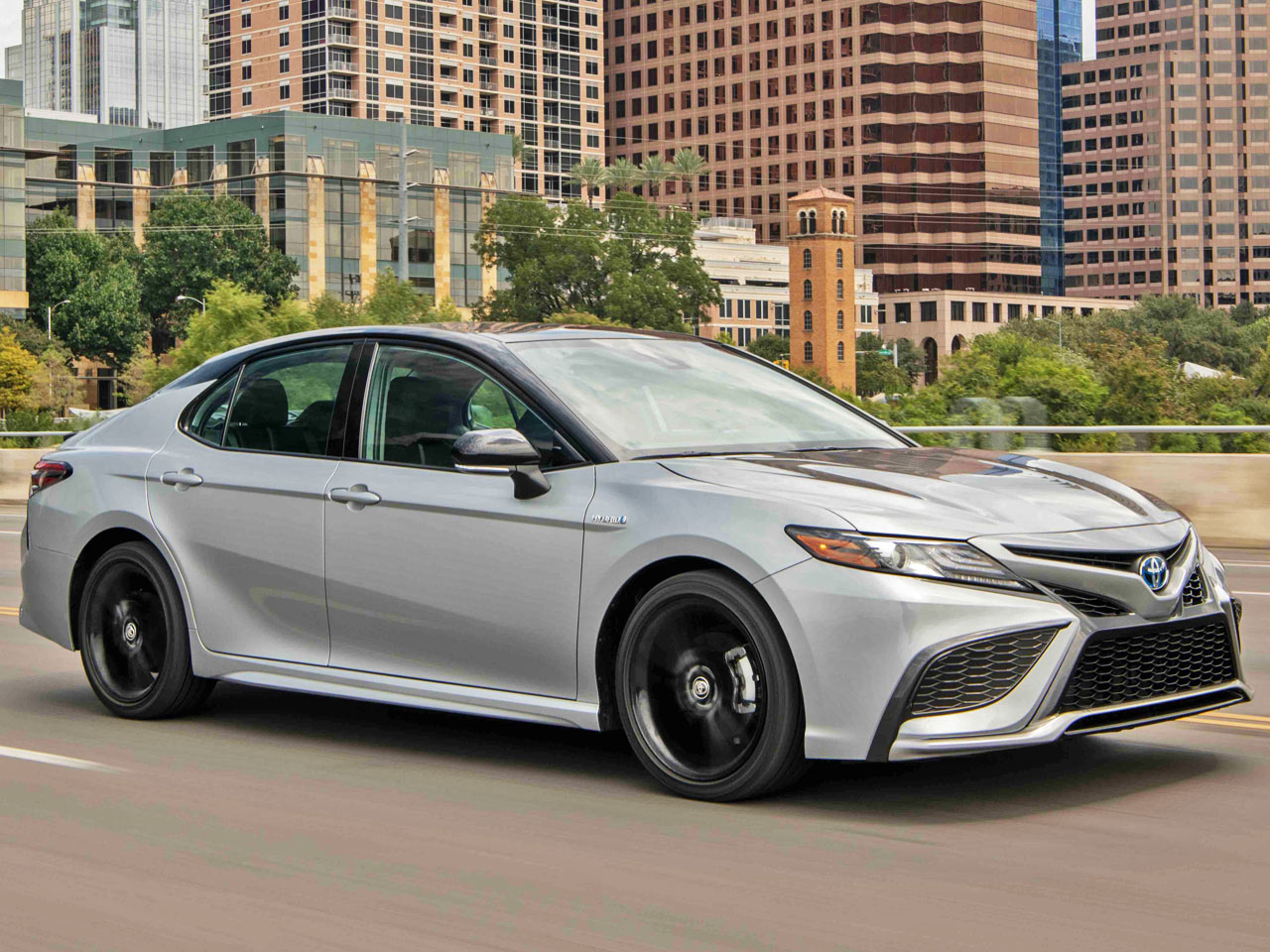 Toyota�Camry - Foto 4 de 20 - 1600 x 1200 pixels2022 - �ngulo frontal