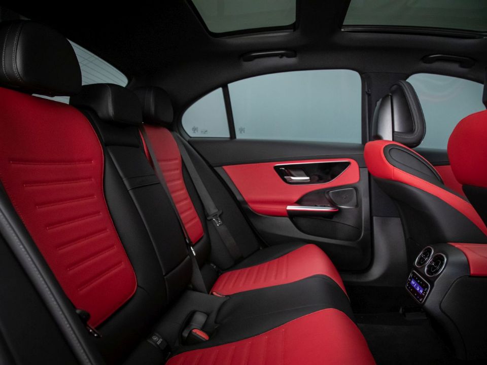 Mercedes-Benz�Classe C 2022 - bancos traseiros