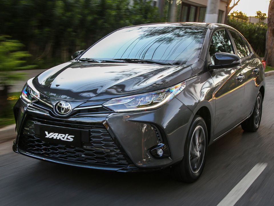Toyota Yaris Sedã 2023