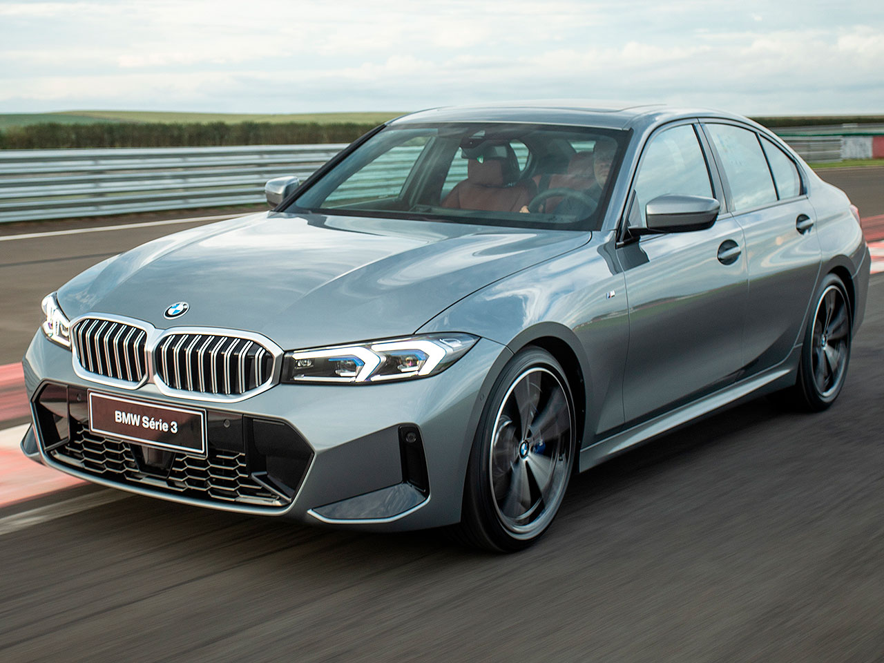 BMW�S�rie 3 - Foto 10 de 66 - 1600 x 1200 pixels2023 - �ngulo frontal