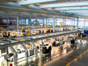 L�der no segmento premium, BMW alcan�a 8 anos montando carros no Brasil
