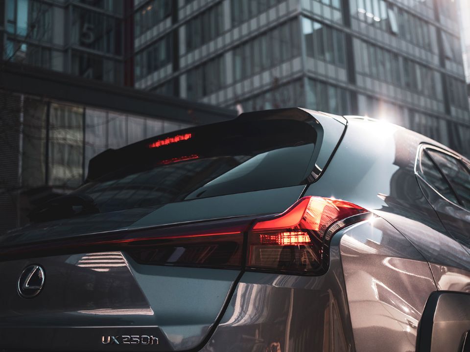 Lexus�UX 2023 - lanternas