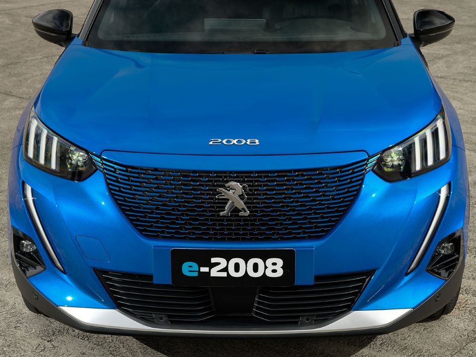 Peugeot�e-2008 2023 - frente