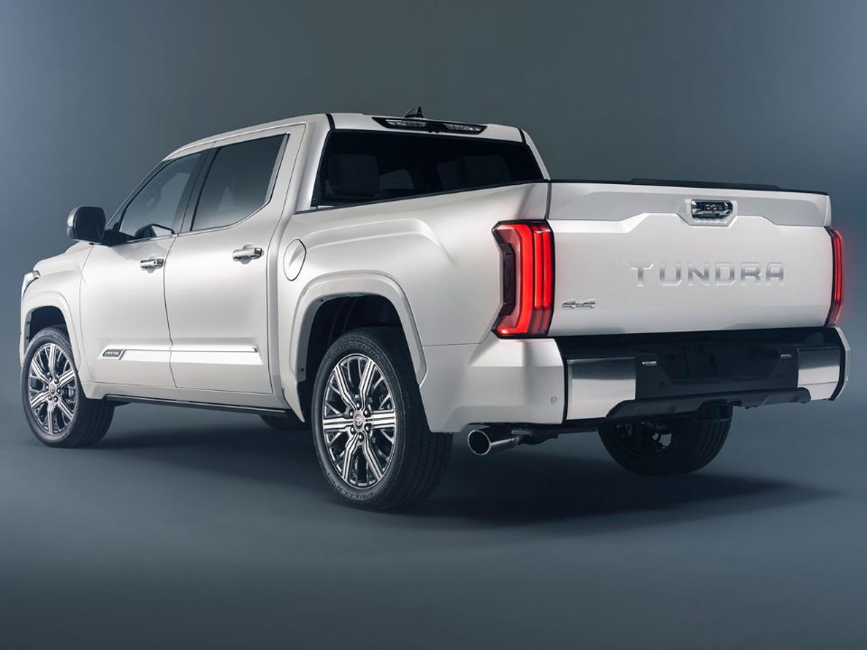 Toyota Tundra i-Force Max 2023