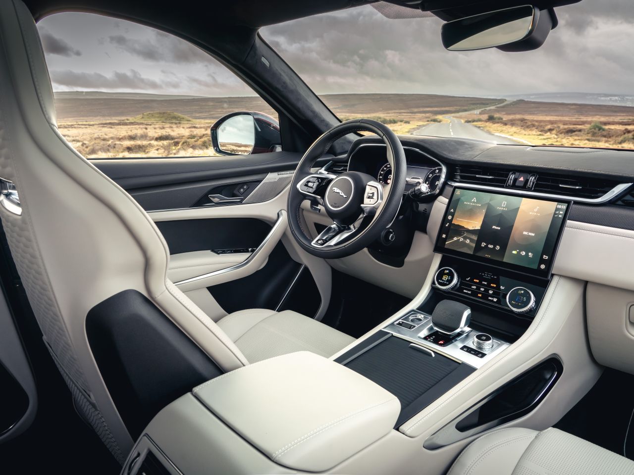 Jaguar�F-Pace 2022 - bancos dianteiros