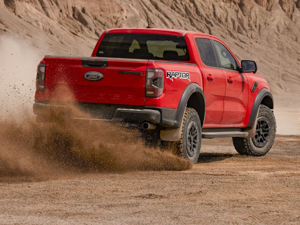Ford Ranger Raptor é lançada com quase 300 cv