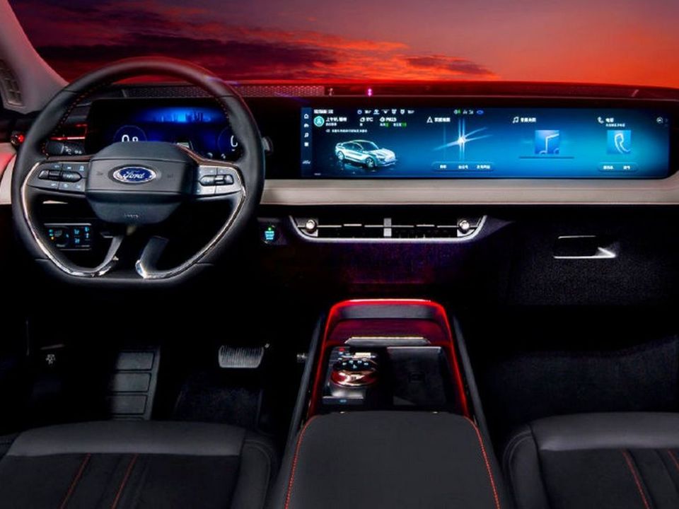 Ford Mondeo ganha versão ST-Line com apelo esportivo